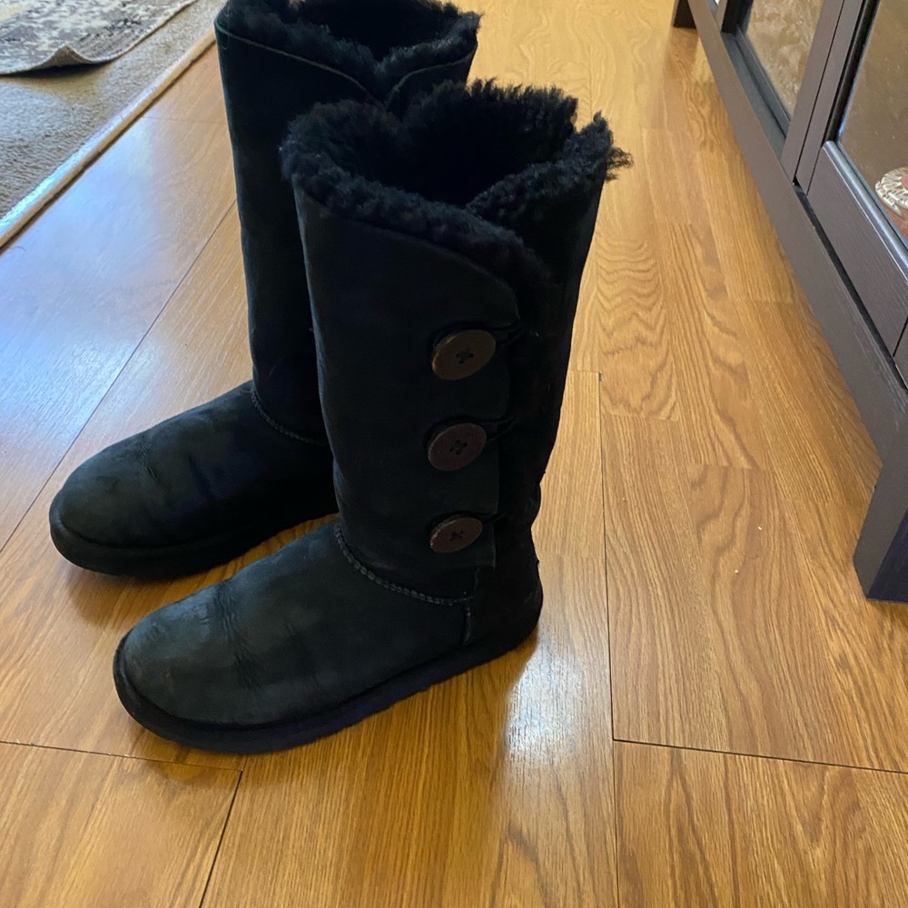 Ugg Bailey button boots size 7